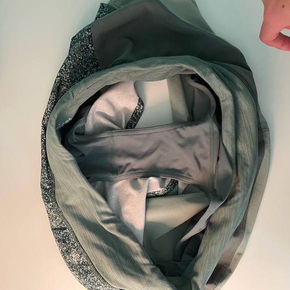 Outdoor Voices Hudson Tri Colored Athletic Shorts - Picture 9 of 10